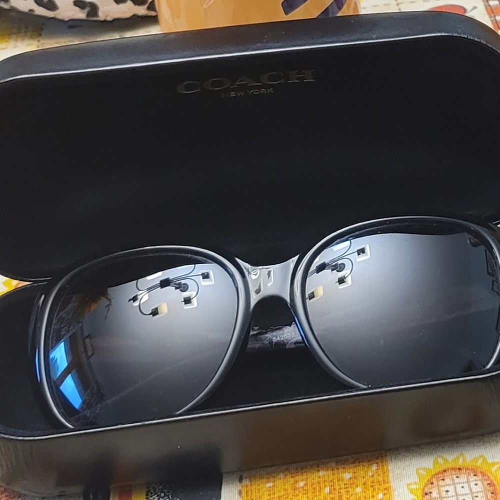 Authentic Coach Sunglasses - Picture 3 of 8